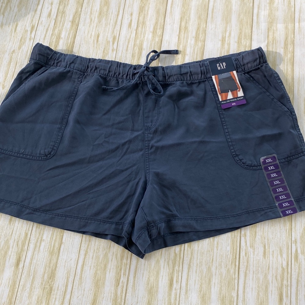 Women’s GAP pull on shorts